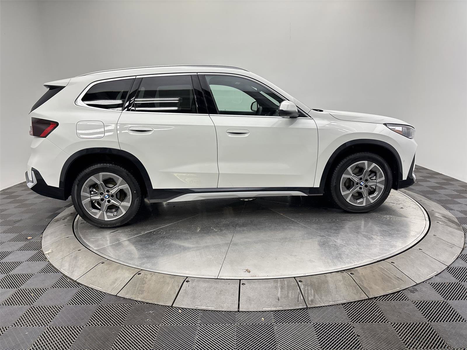 New 2026 BMW X1 xDrive28i image 17