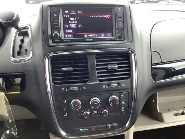 Used 2018 Dodge Grand Caravan SXT FWD image 30