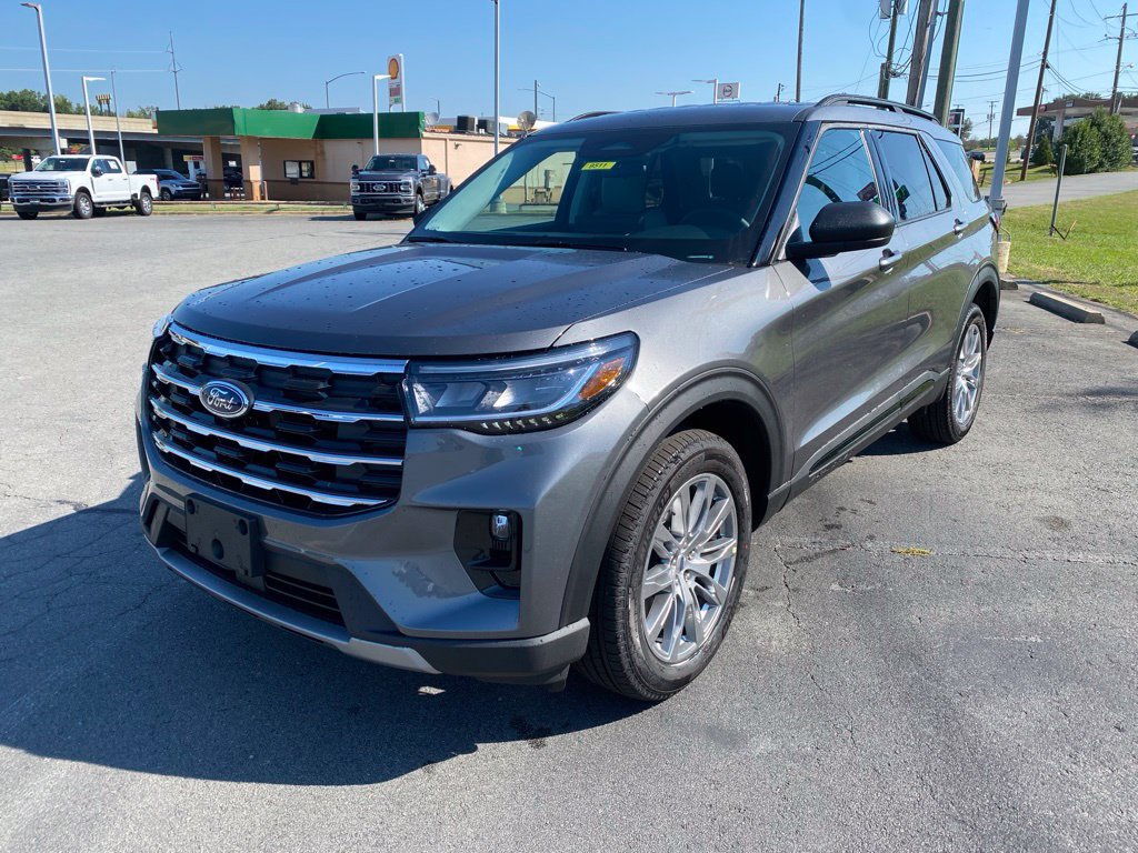 New 2026 Ford Explorer Active w/ Active Comfort Package AWD/4WD image 3