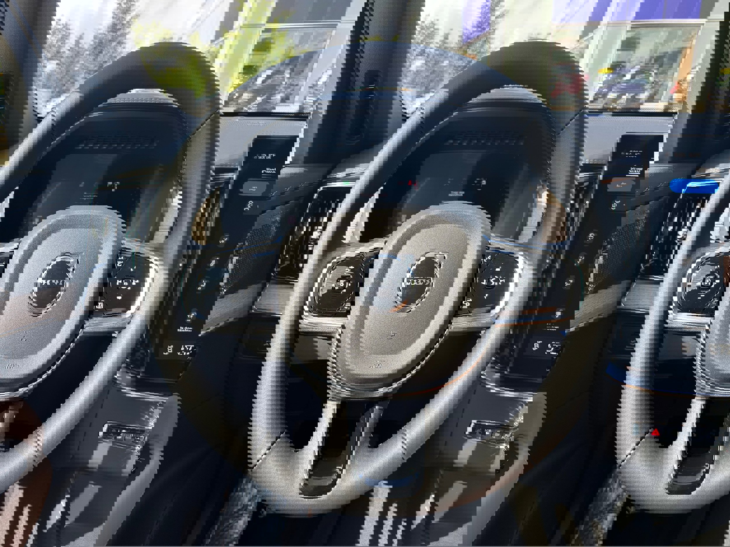 Used 2026 Volvo XC90 B5 Plus w/ Protection Package Premier image 15