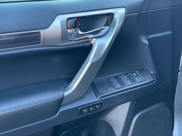 Used 2022 Lexus GX 460 Premium w/ Accessory Package image 12