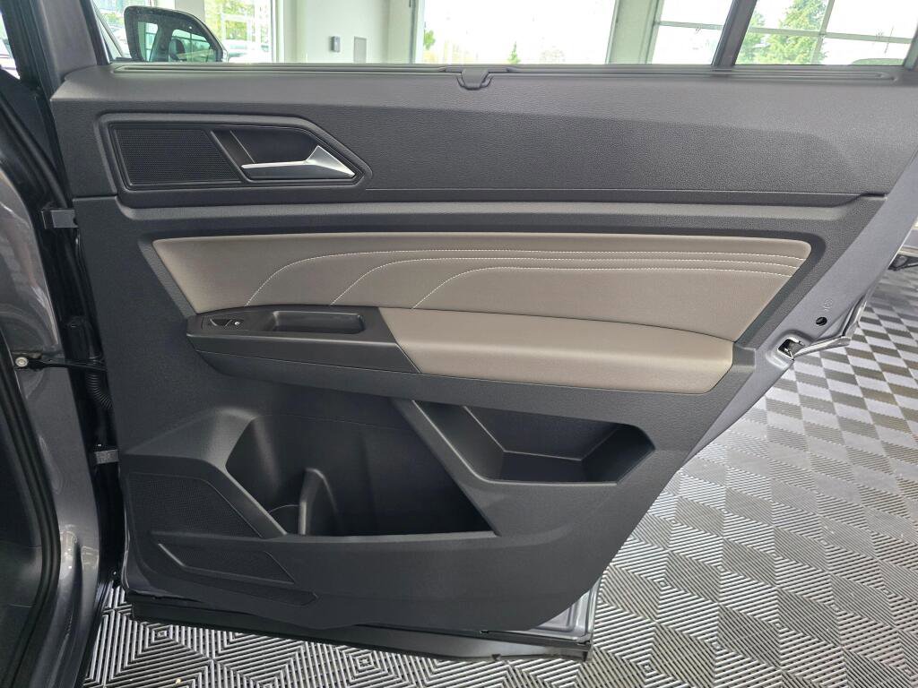 Used 2023 Volkswagen Atlas SE w/ Panoramic Sunroof Package AWD/4WD image 40