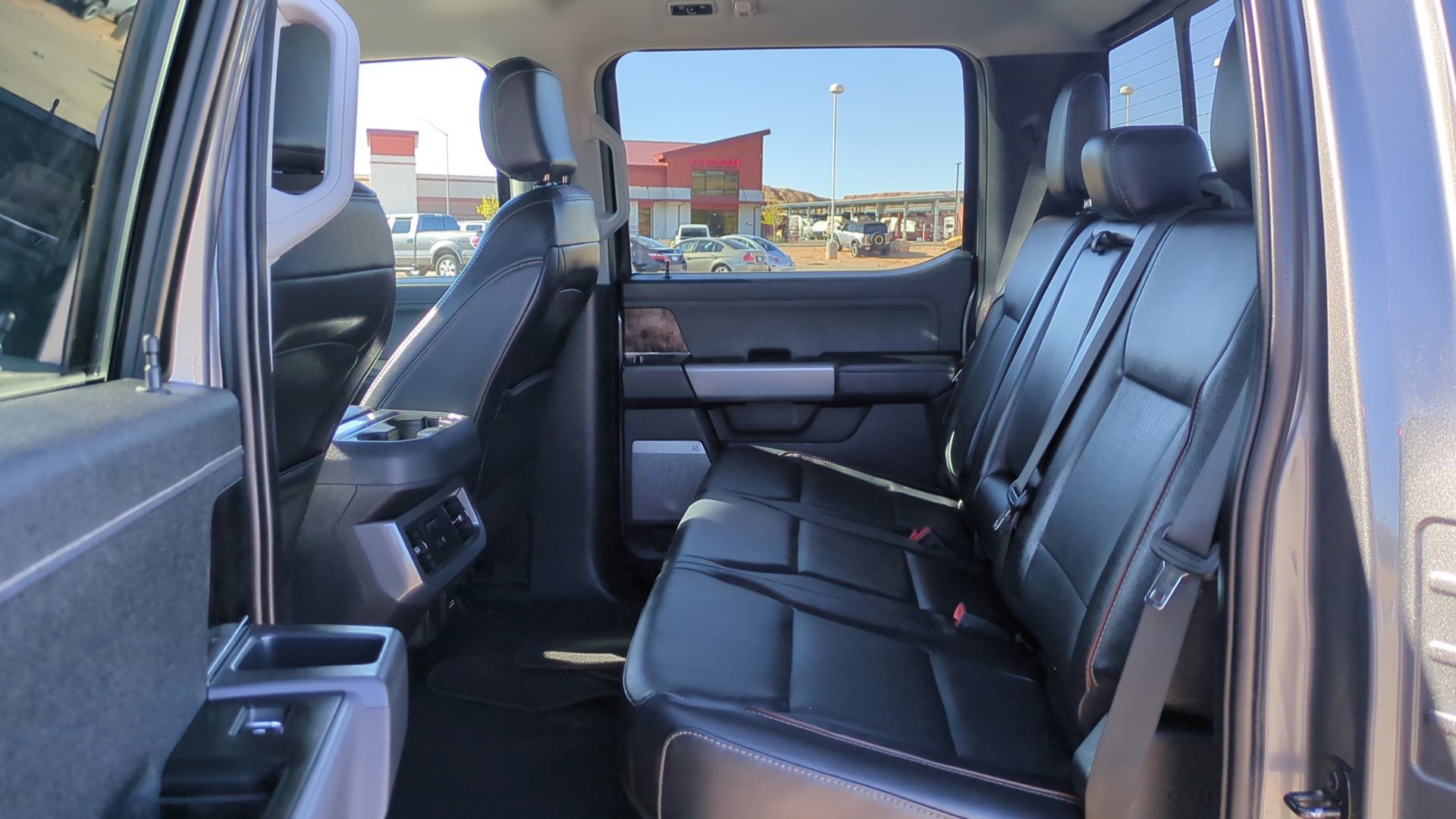 Used 2024 Ford F350 Lariat image 25