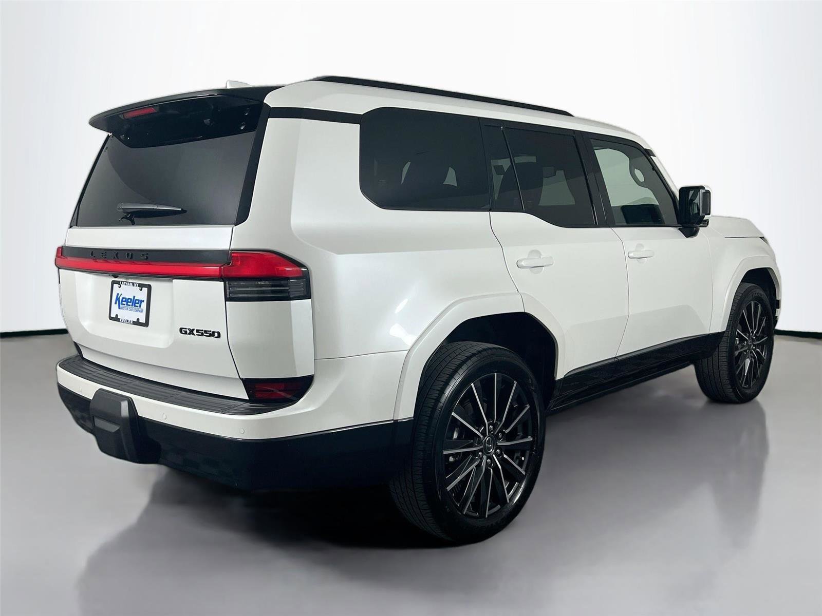 Used 2025 Lexus GX 550 w/ Accessory Package (2T) image 6