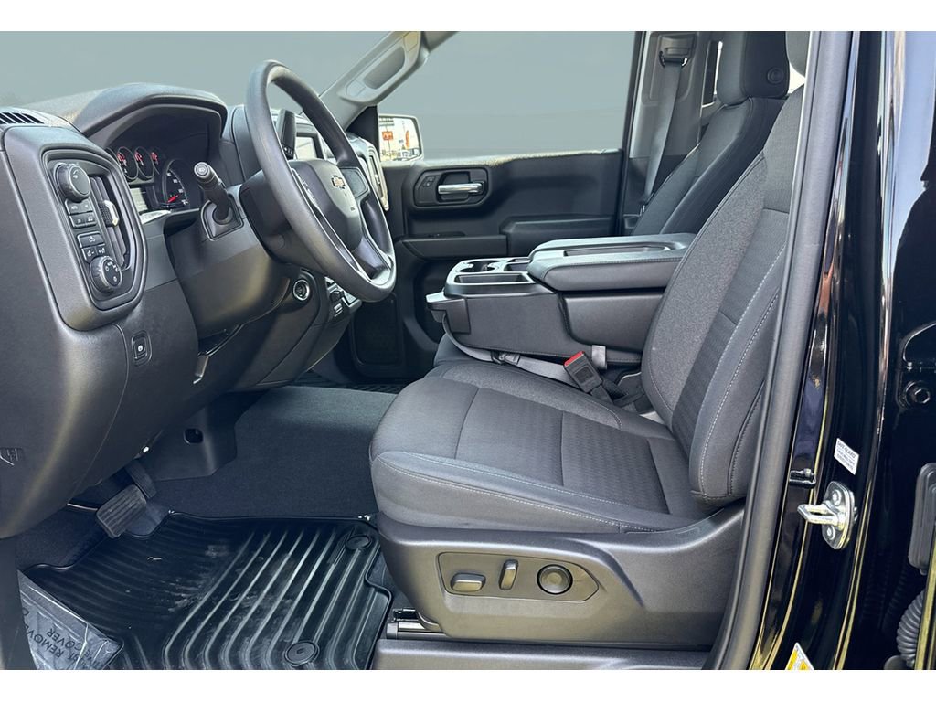Used 2025 Chevrolet Silverado 1500 Custom image 13