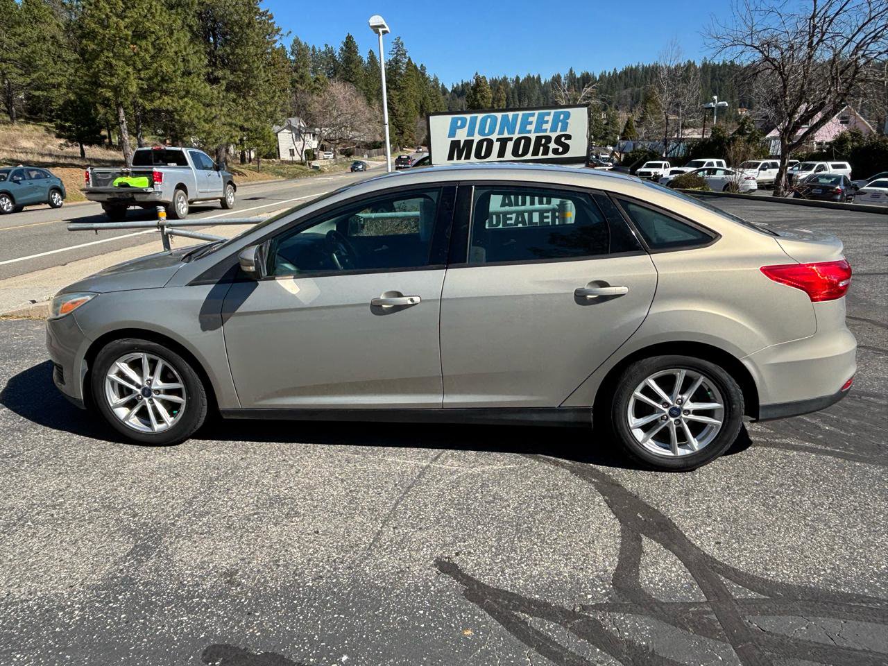 Used 2016 Ford Focus SE FWD image 6