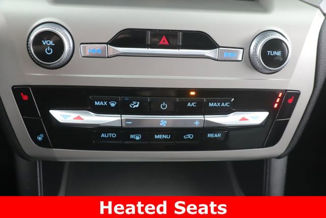 Used 2023 Ford Explorer XLT w/ Equipment Group 202A AWD/4WD image 4