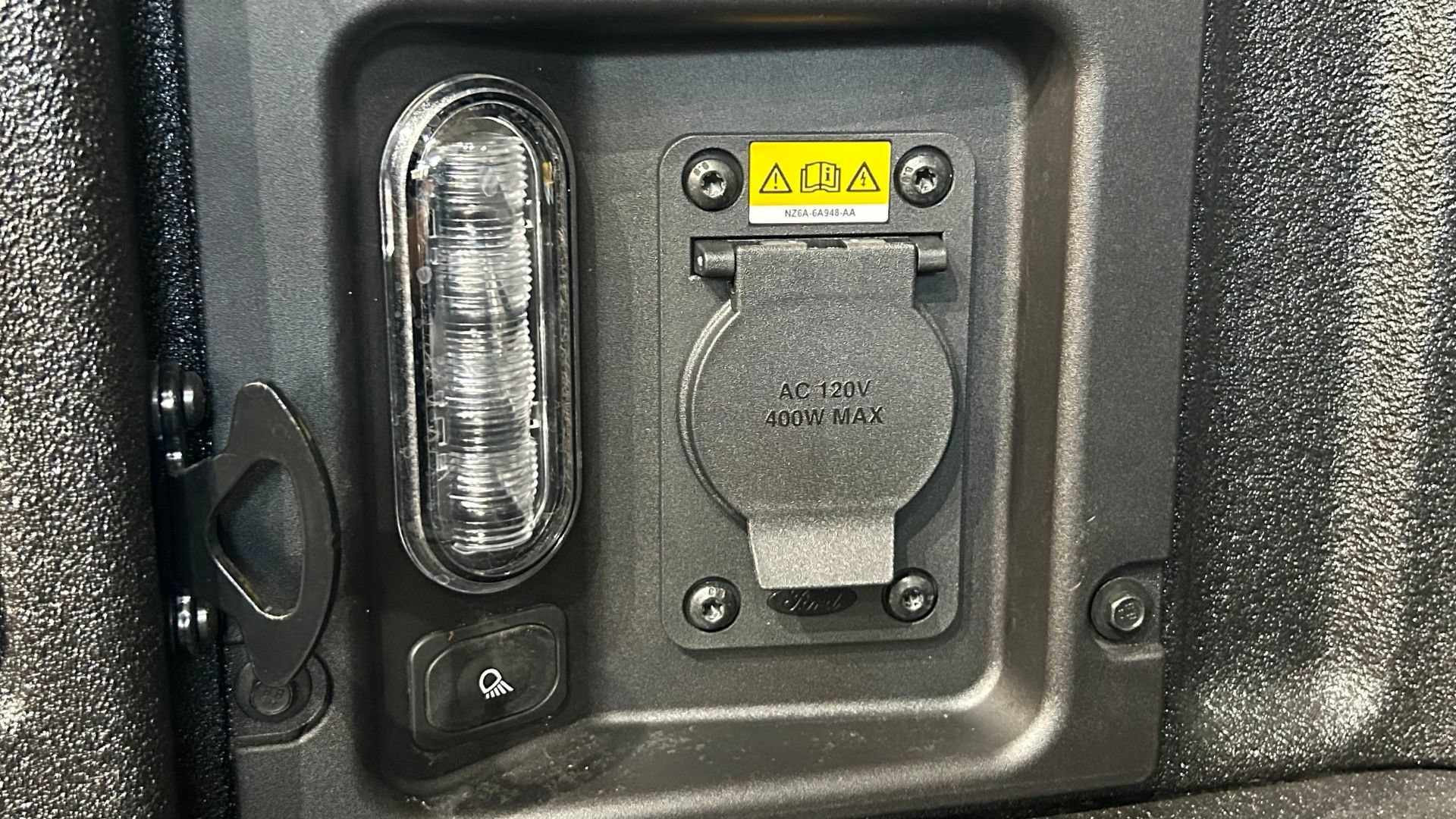 Used 2025 Ford Maverick Tremor AWD/4WD image 38