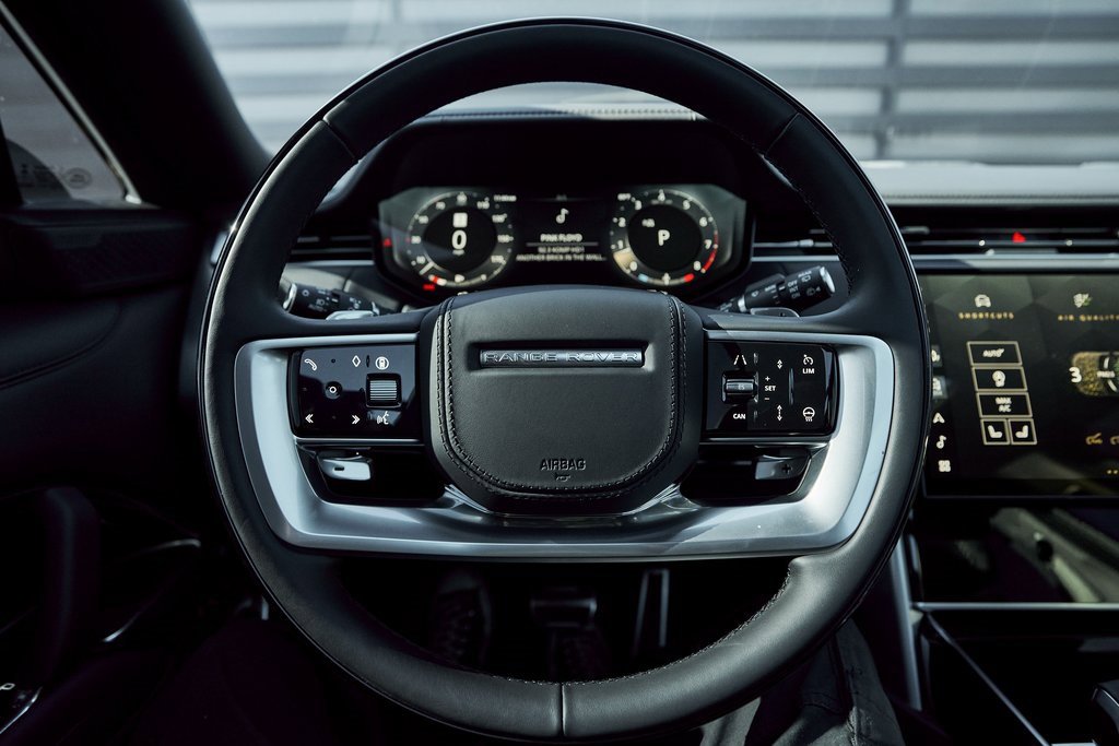 Used 2025 Land Rover Range Rover Long Wheelbase Autobiography image 57