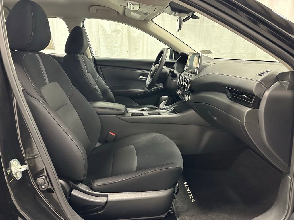 Used 2025 Nissan Sentra SV image 59