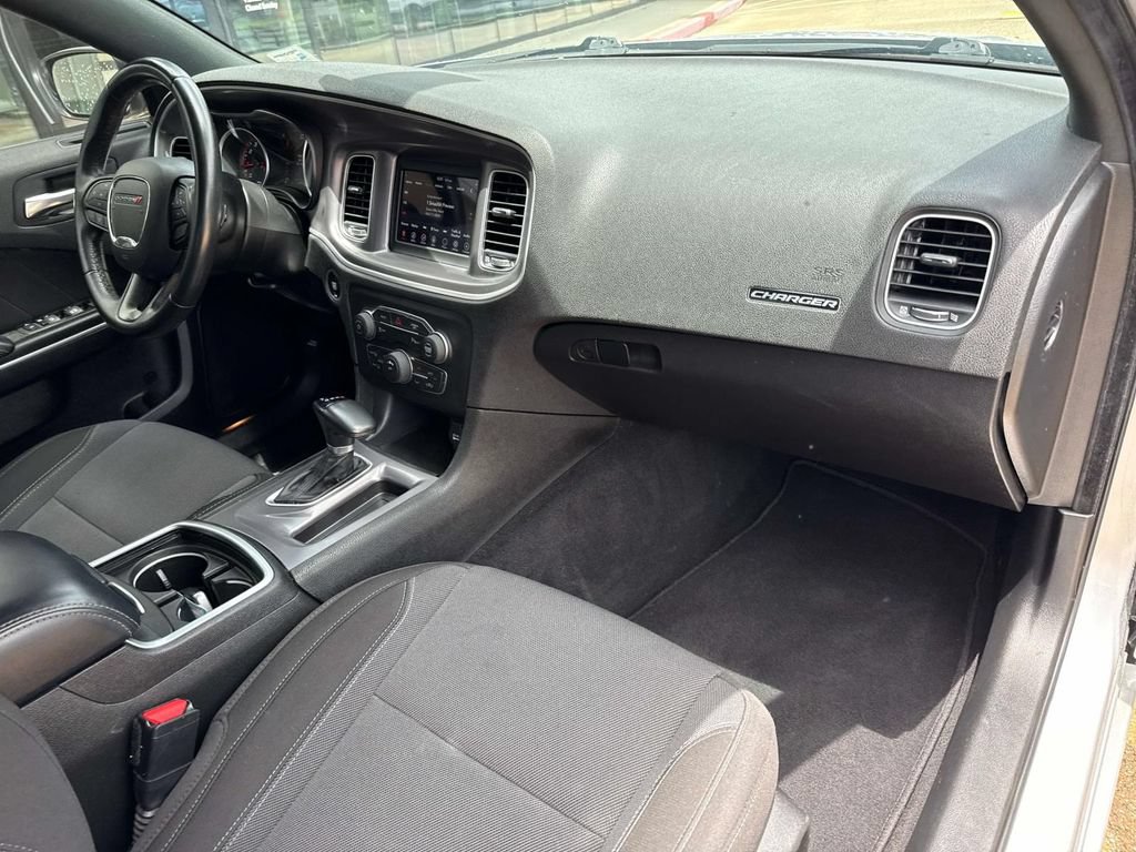 Used 2022 Dodge Charger SXT RWD image 13