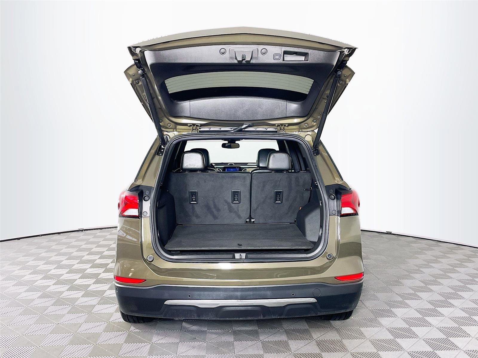 Used 2023 Chevrolet Equinox Premier image 29