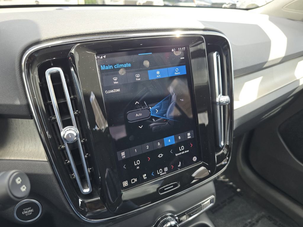 Used 2023 Volvo XC40 B5 Plus w/ Protection Package Premier image 26