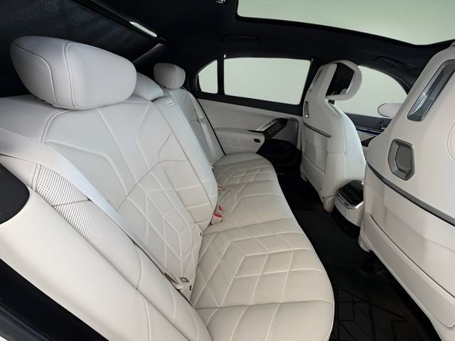 Certified 2024 BMW 740i image 33