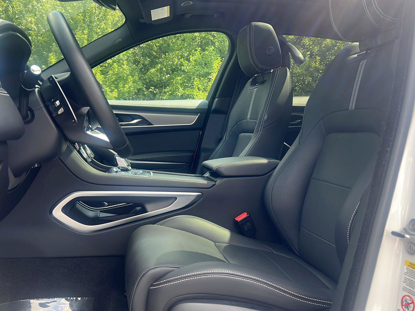 Certified 2026 Jaguar F-PACE R-Dynamic S AWD/4WD image 21