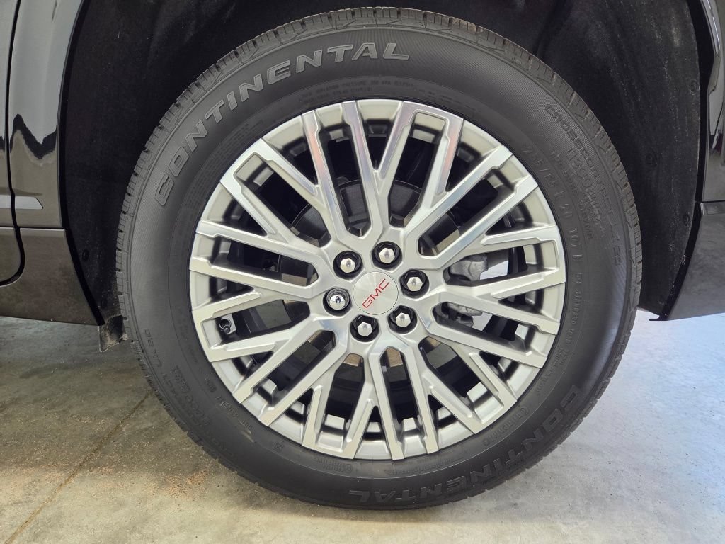 Used 2026 GMC Acadia Denali w/ LPO, Floor Liner Package AWD/4WD image 13