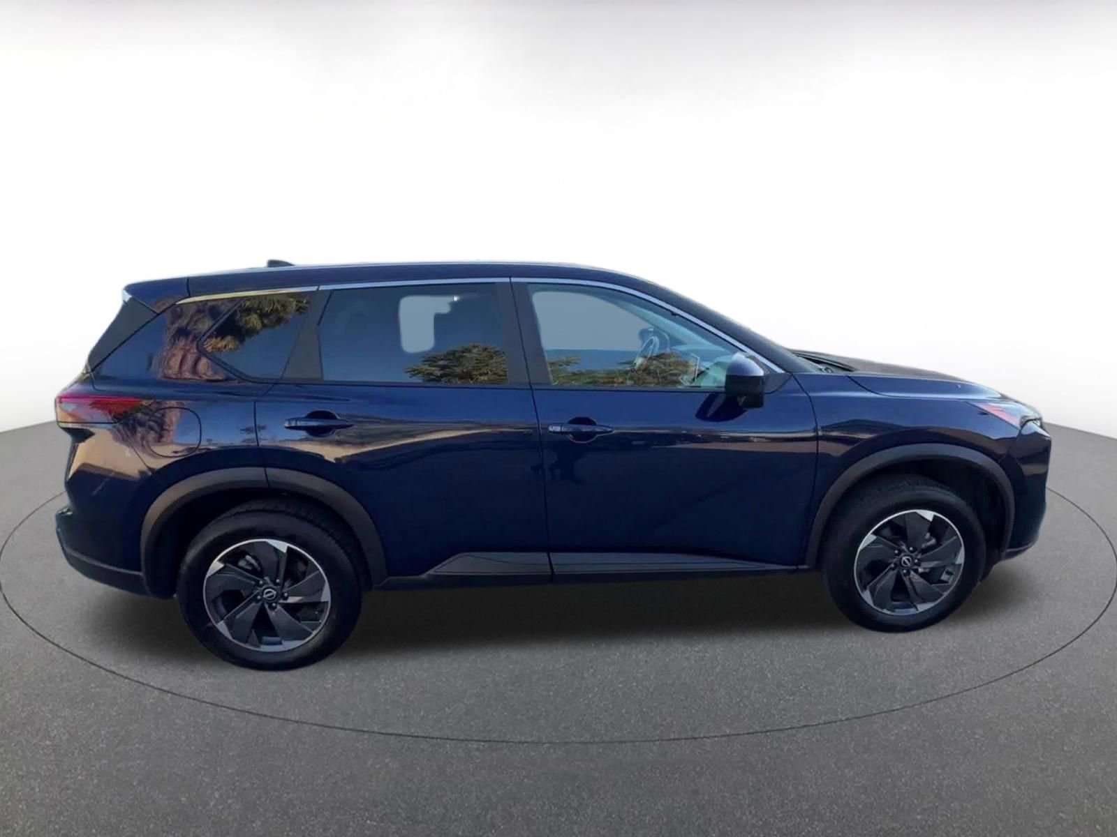 Used 2025 Nissan Rogue SV FWD image 16