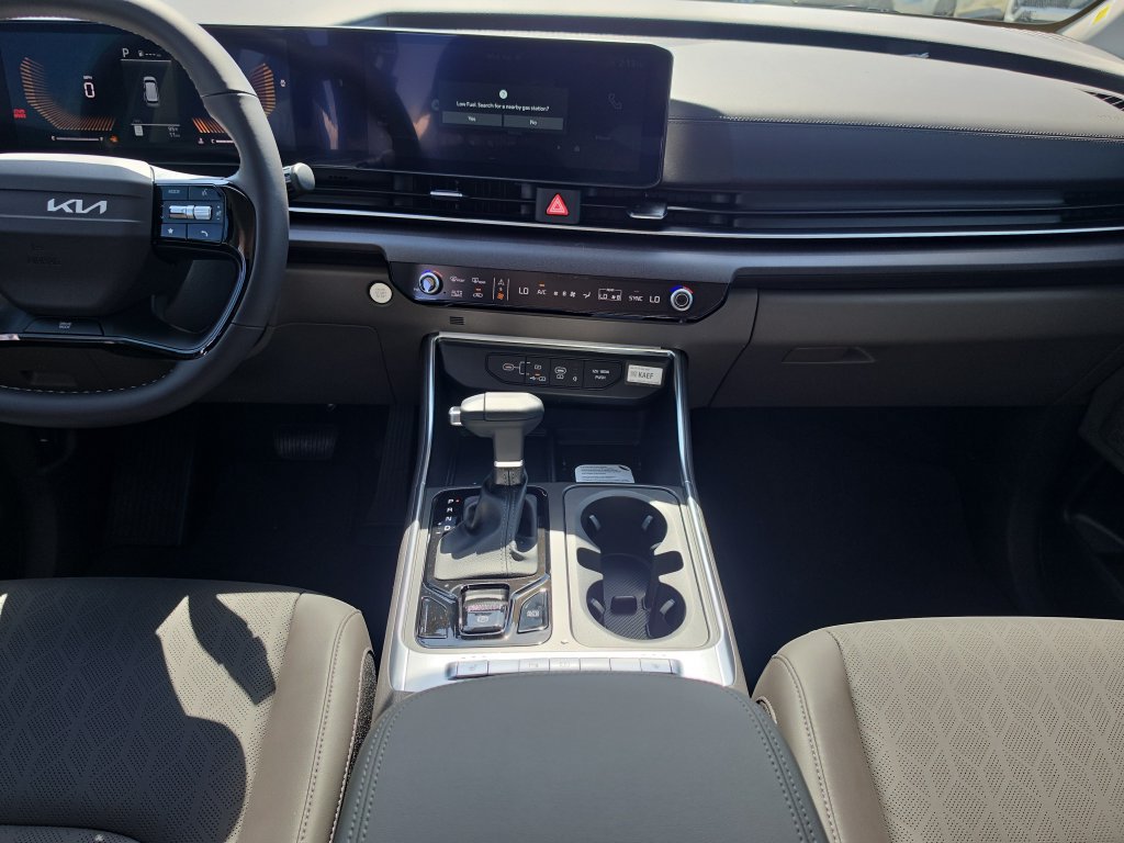 New 2027 Kia Carnival EX FWD image 15