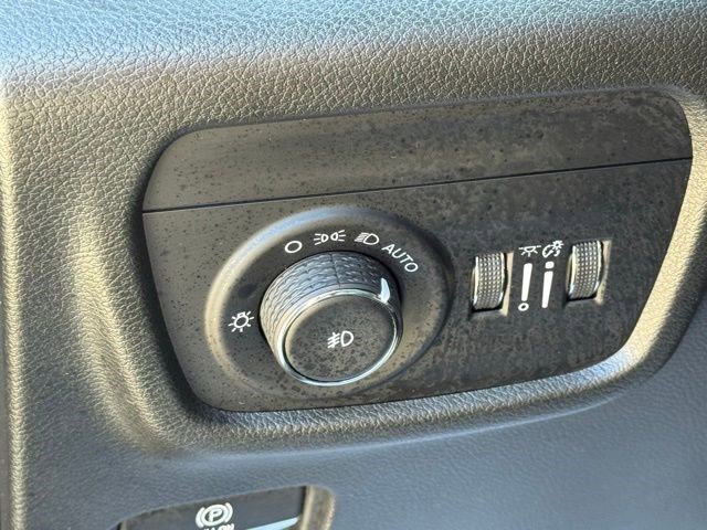 Certified 2024 Jeep Grand Cherokee Limited w/ Luxury Tech Group II image 11