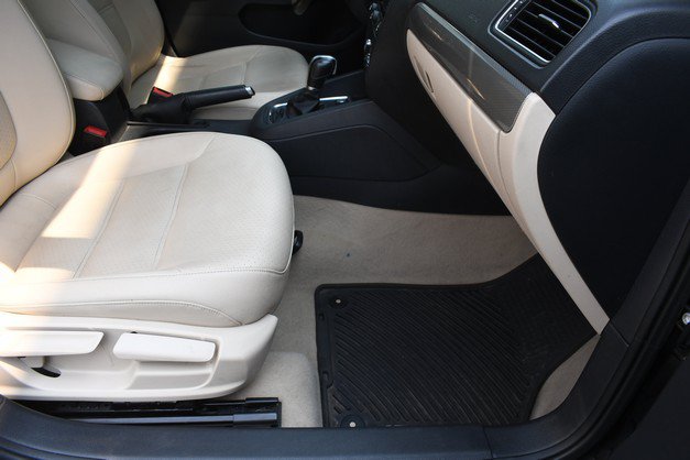 Used 2015 Volkswagen Jetta SE FWD image 26