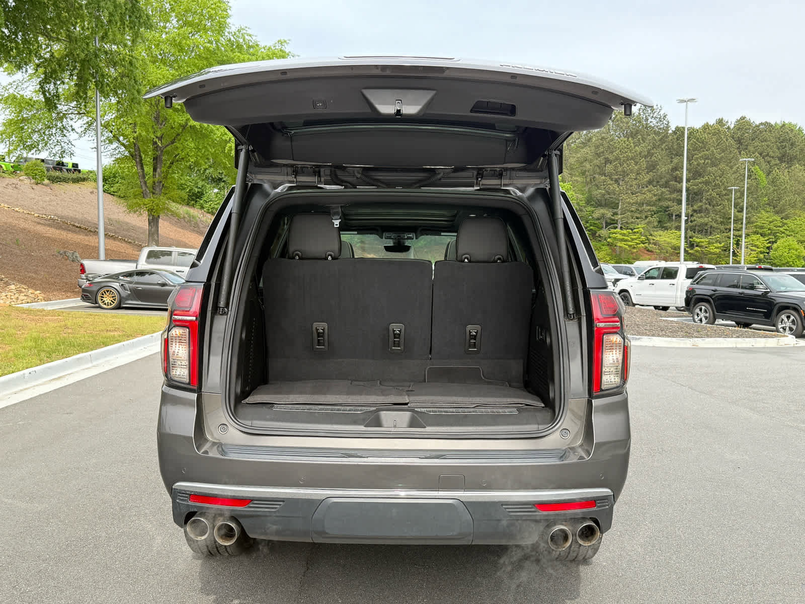 Used 2021 Chevrolet Tahoe Premier w/ Premium Package AWD/4WD image 28