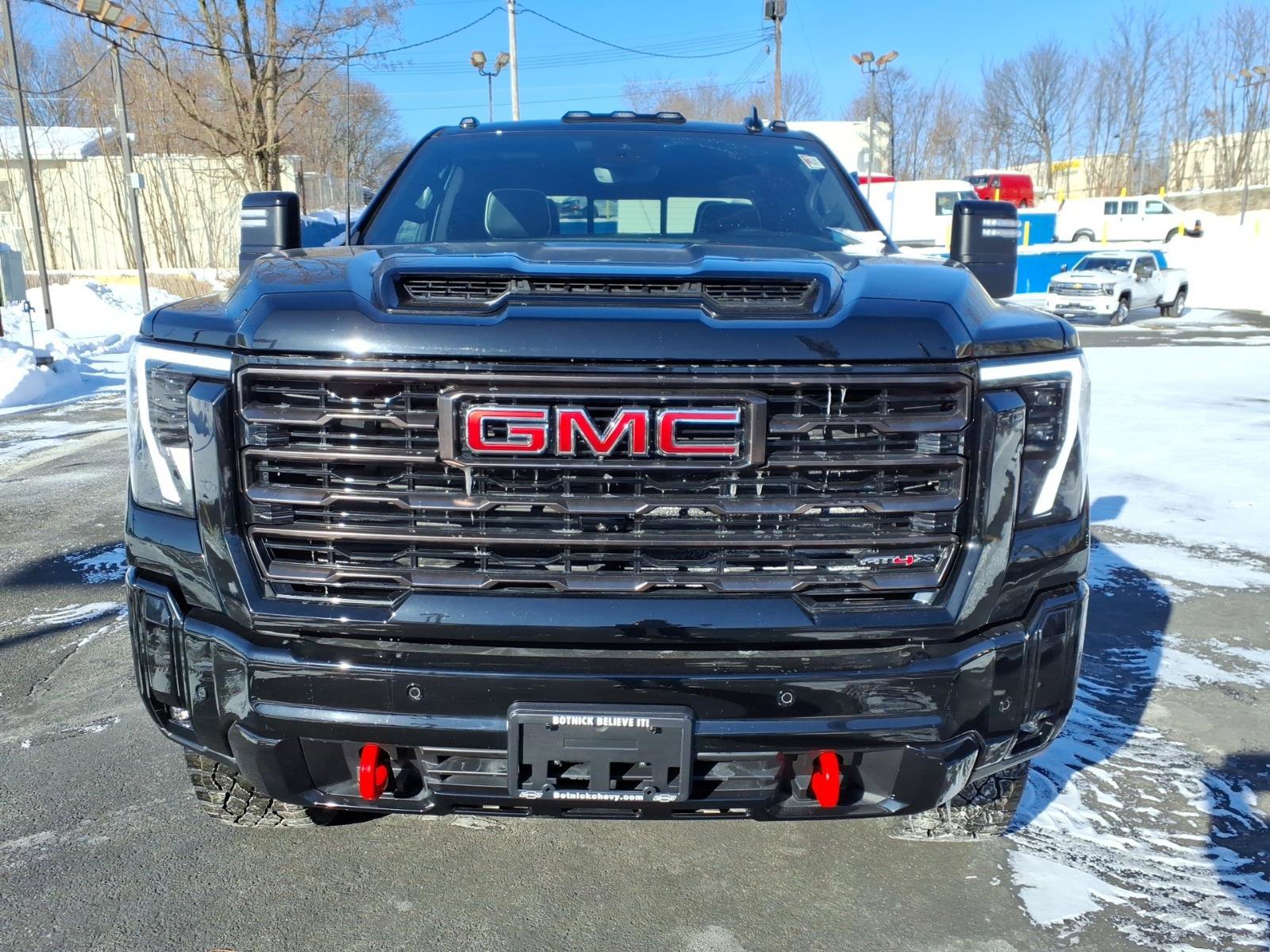 Used 2025 GMC Sierra 2500 AT4X image 8