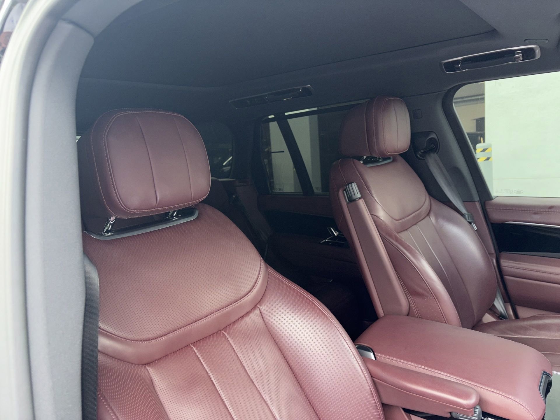 Used 2023 Land Rover Range Rover SE image 9