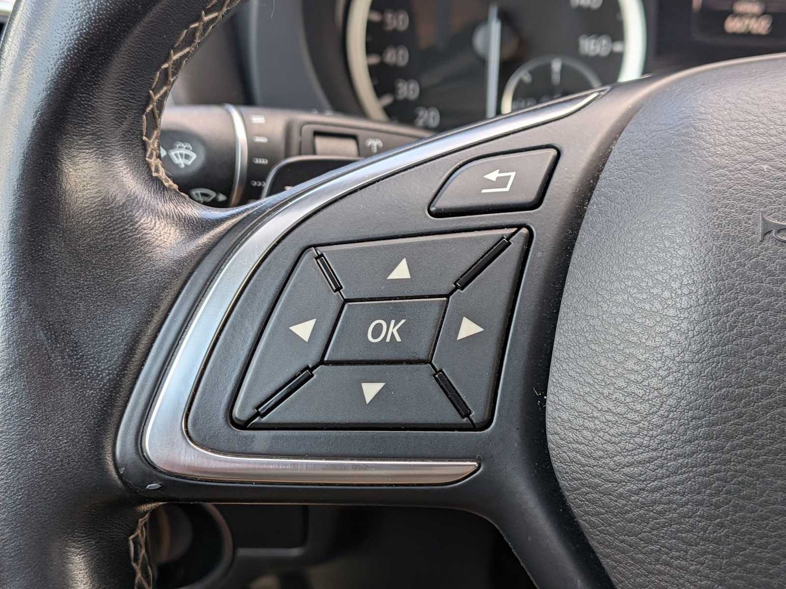 Used 2018 INFINITI QX30 Premium w/ Navigation Package AWD/4WD image 23