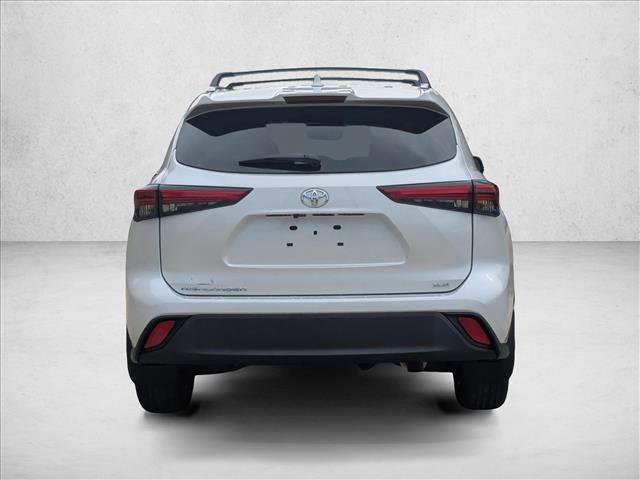 Used 2023 Toyota Highlander XLE image 6