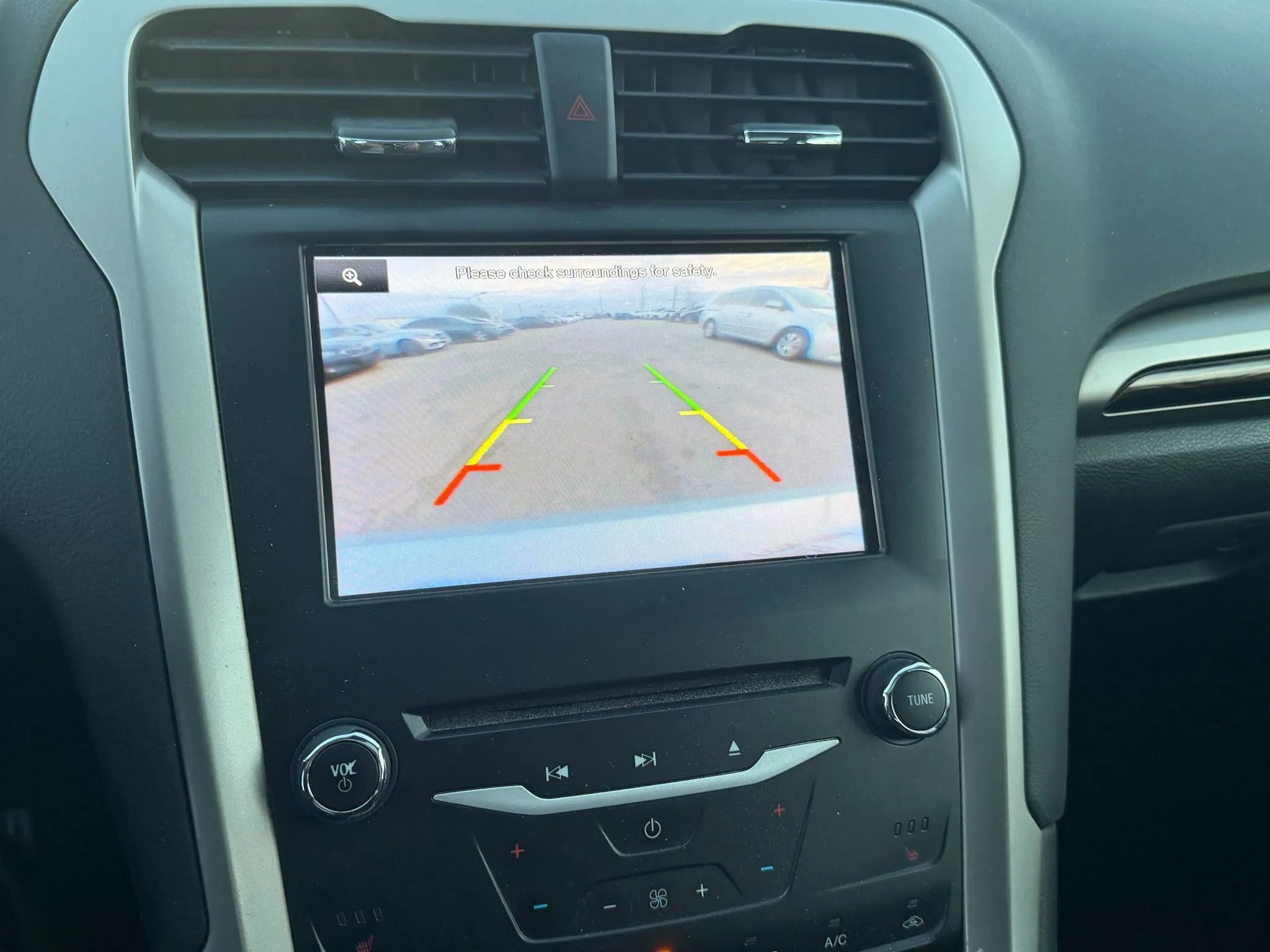 Used 2013 Ford Fusion SE FWD image 13