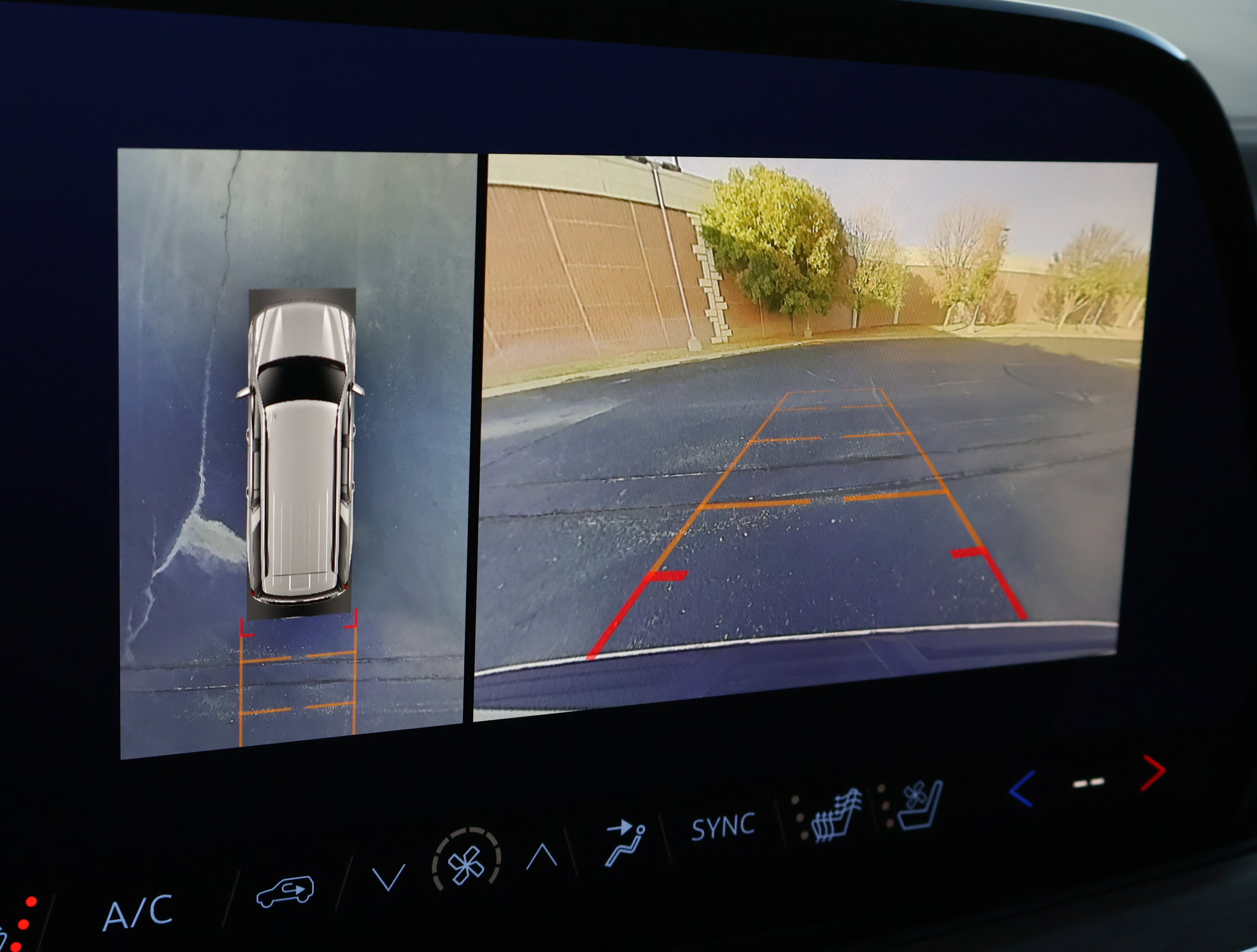 Certified 2025 Chevrolet Suburban High Country image 5