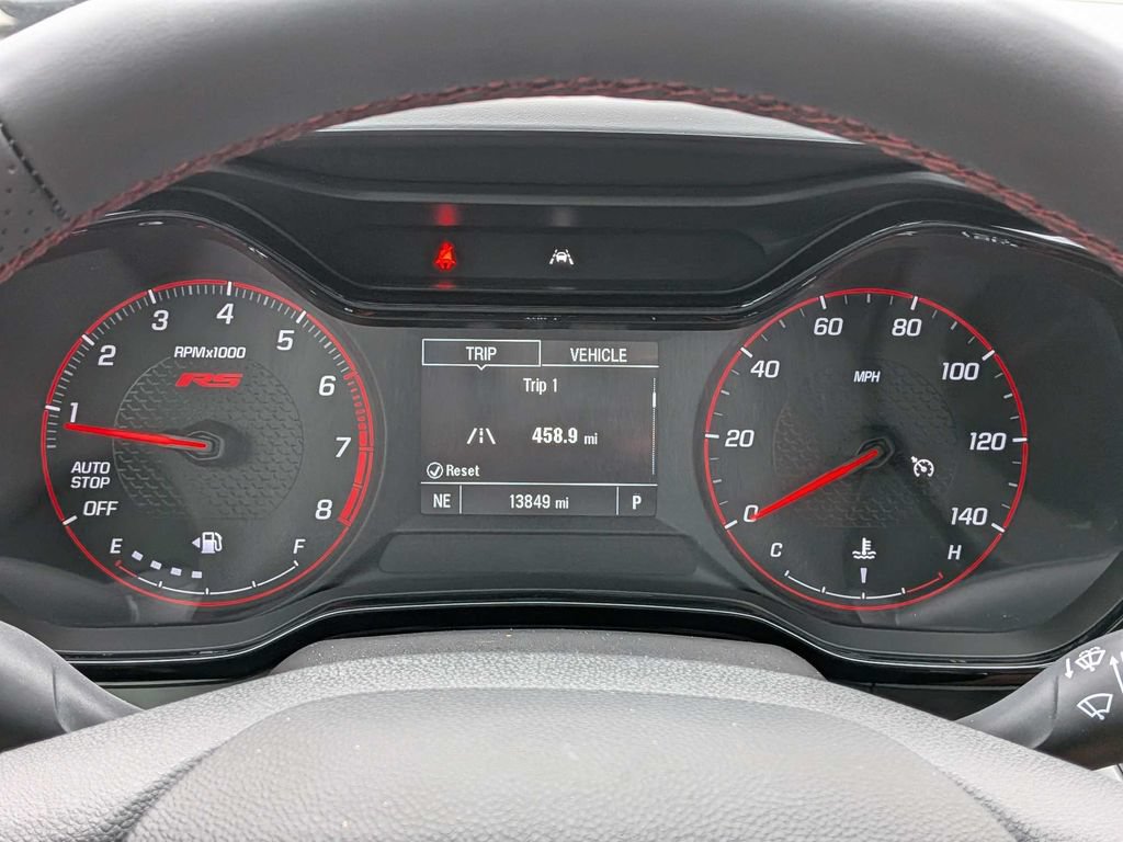 Used 2025 Chevrolet Trax RS w/ Sunroof Package FWD image 35