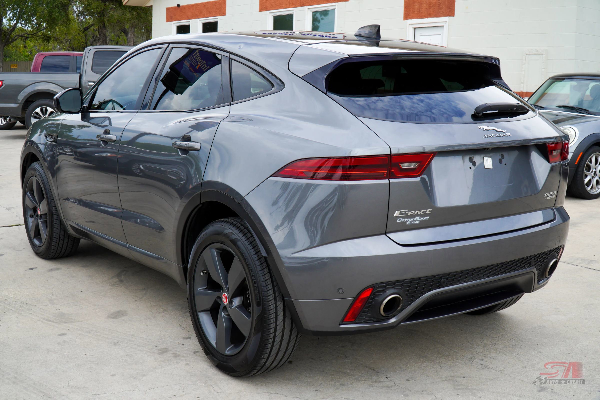 Used 2020 Jaguar E-PACE Checkered Flag image 4