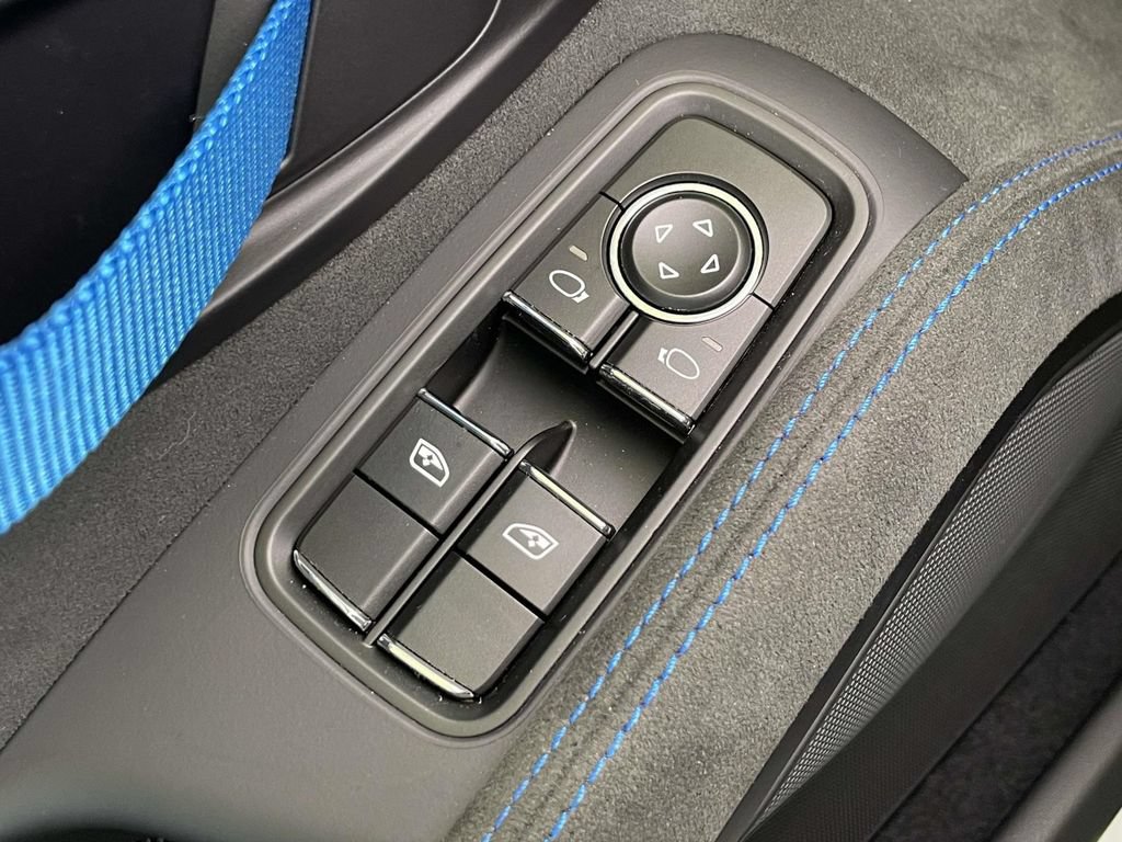 Certified 2025 Porsche 718 Boxster Spyder RS RWD image 31