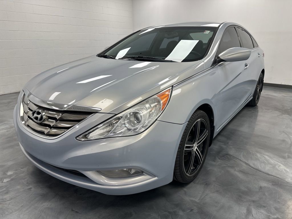 Used 2013 Hyundai Sonata SE image 1
