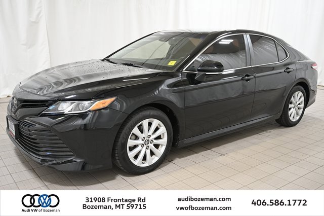Used 2019 Toyota Camry LE image 1