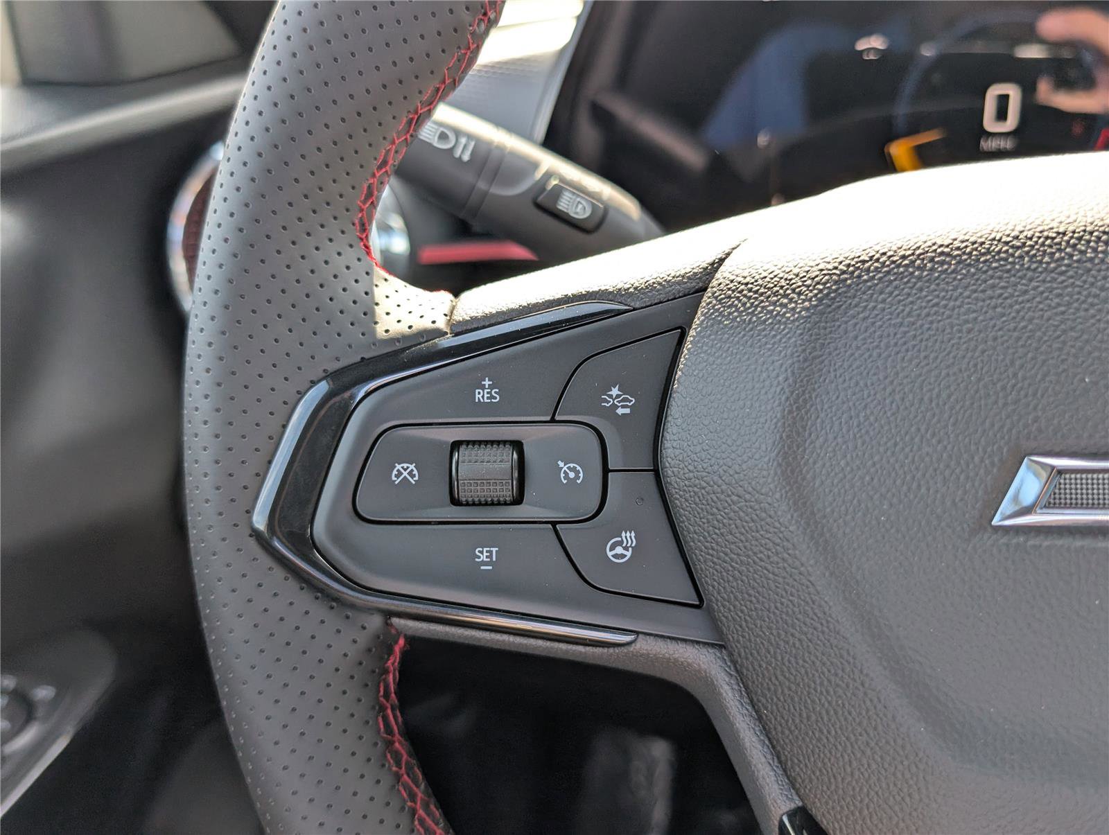 New 2026 Chevrolet Trax RS w/ Sunroof Package FWD image 18