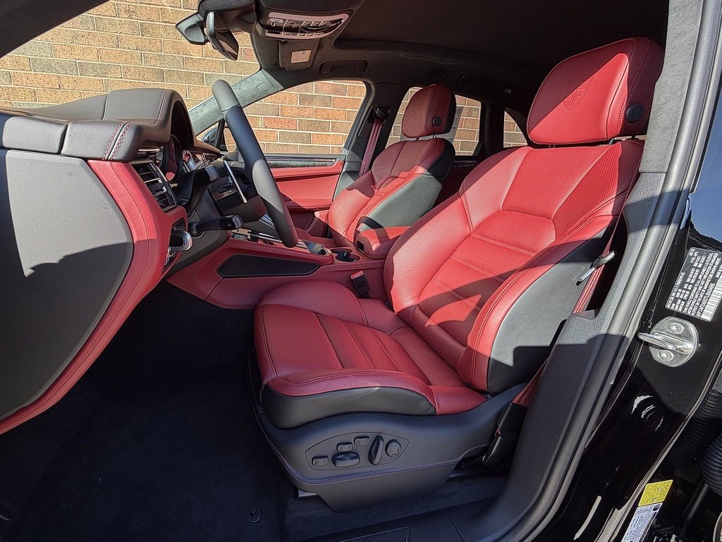 New 2026 Porsche Macan GTS image 5