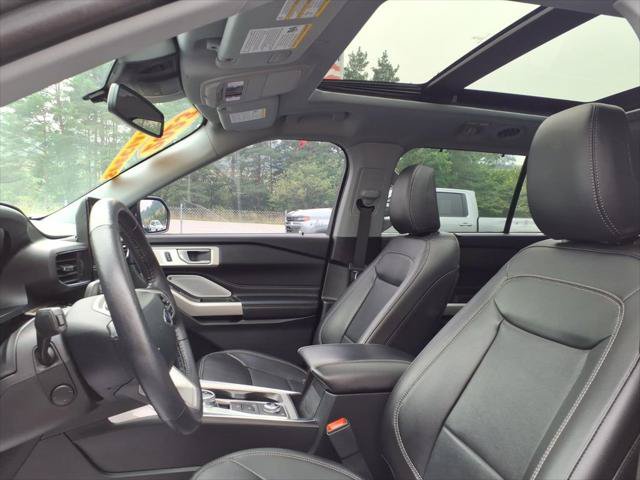 Used 2023 Ford Explorer Limited w/ Limited Technology Package AWD/4WD image 12