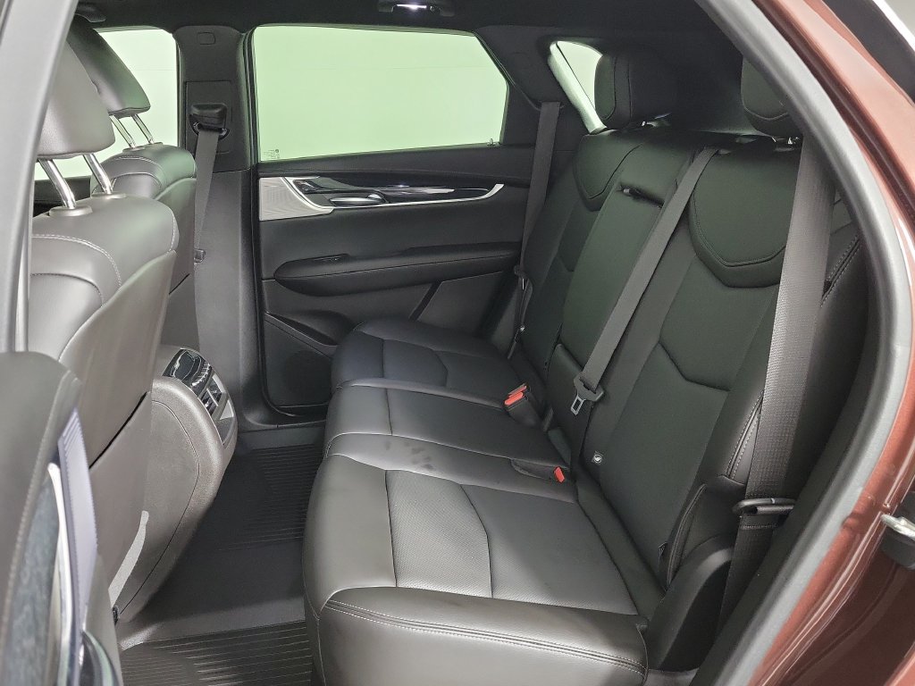 Certified 2022 Cadillac XT5 Premium Luxury w/ Technology Package FWD image 12