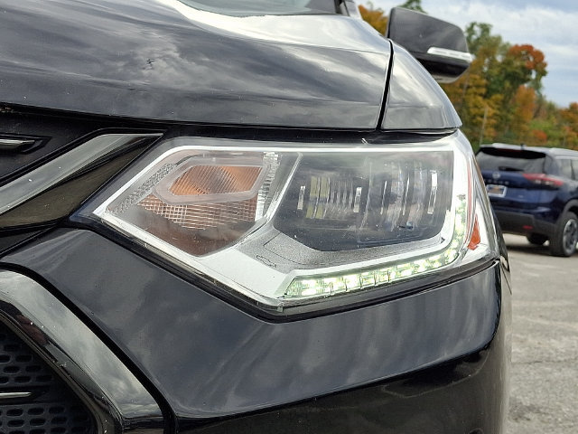 Used 2018 Chevrolet Traverse Premier w/ Redline Edition AWD/4WD image 32