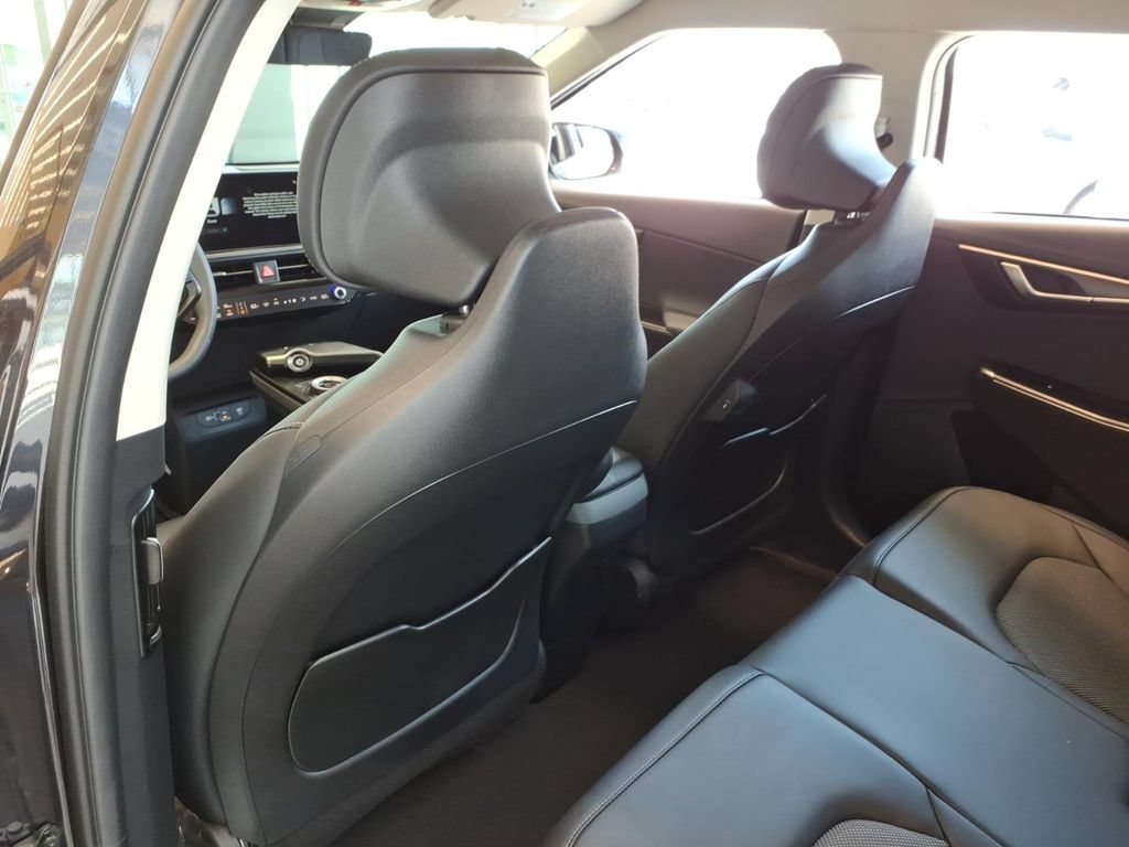 New 2026 Kia EV6 Light RWD image 9