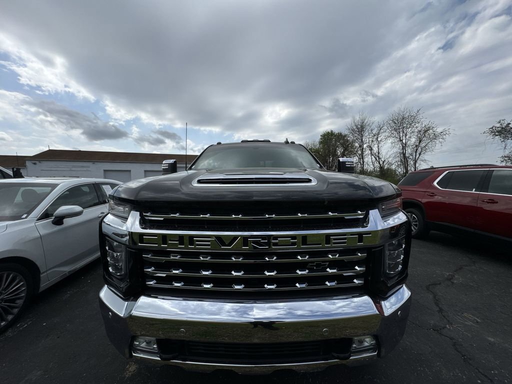 Used 2020 Chevrolet Silverado 3500 LTZ w/ LTZ Plus Package AWD/4WD image 11
