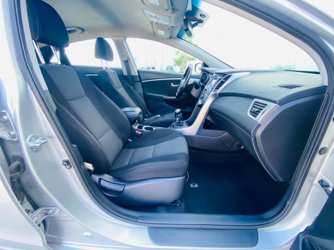 Used 2013 Hyundai Elantra GT w/ Touch & Go Pkg image 12