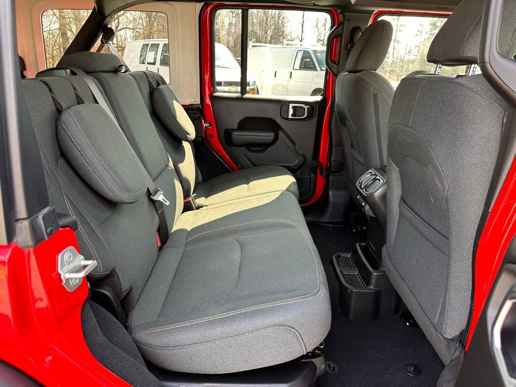 Used 2024 Jeep Wrangler Unlimited image 21