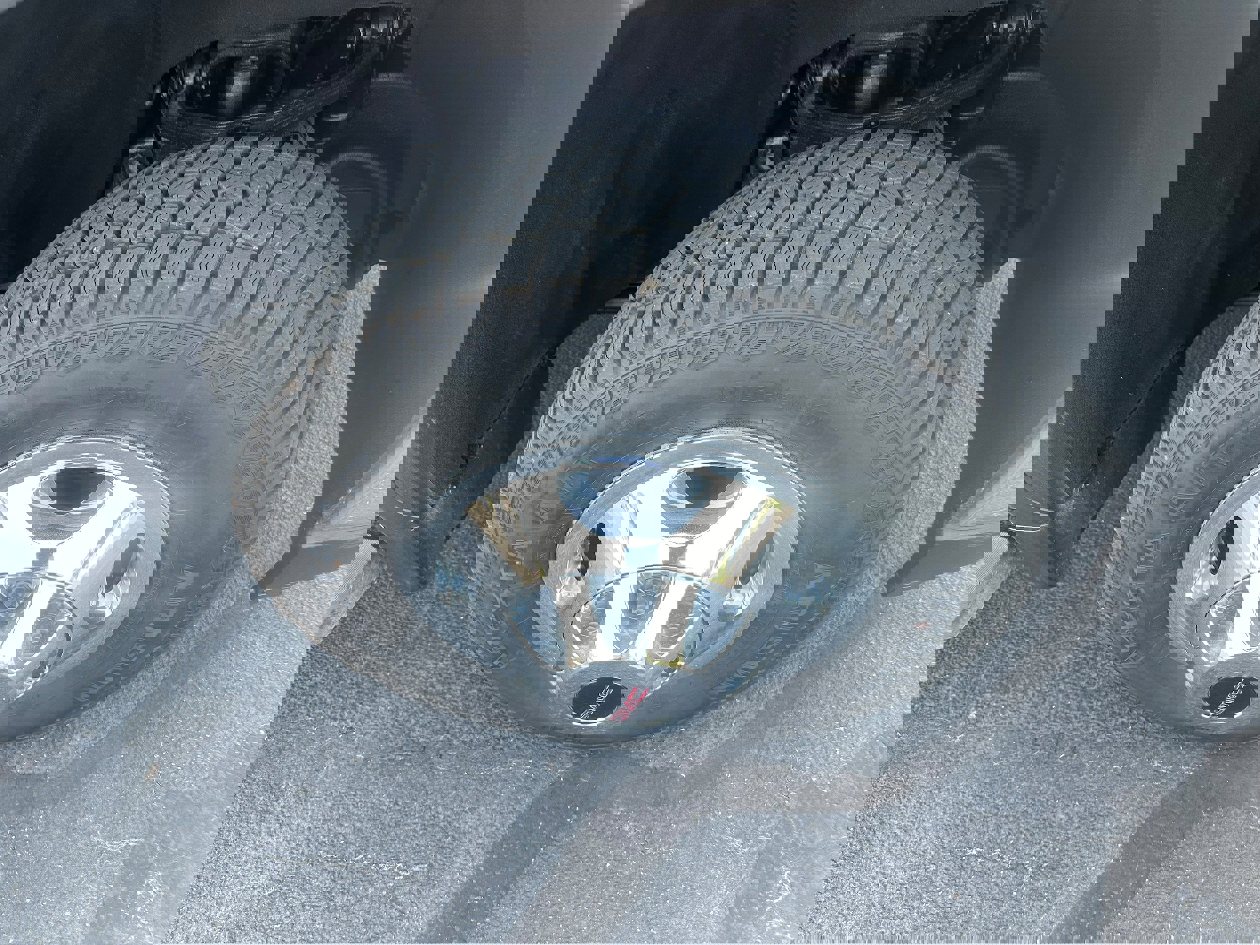 Used 2020 GMC Sierra 3500 SLE w/ SLE Convenience Package image 4