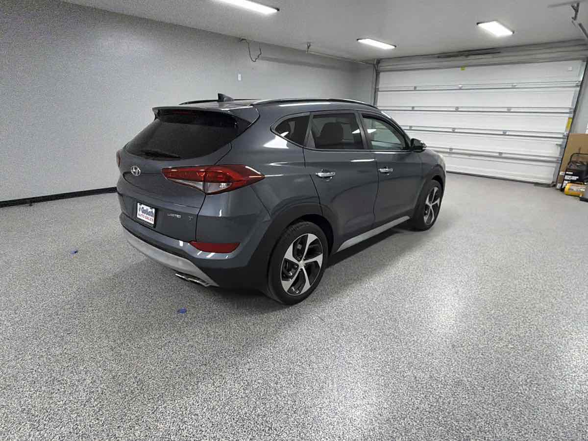 Used 2017 Hyundai Tucson Limited w/ Limited Ultimate Package 03 FWD image 3