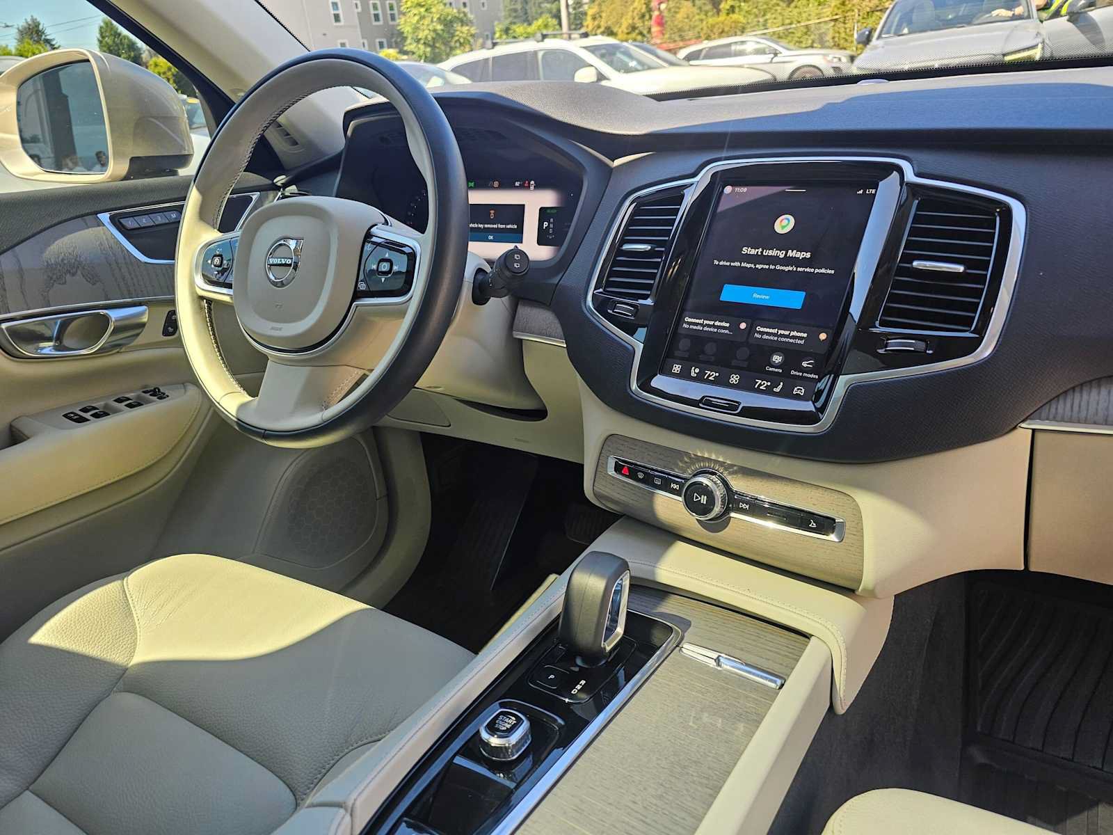 Used 2025 Volvo XC90 T8 Plus w/ Protection Package Premier AWD/4WD image 12