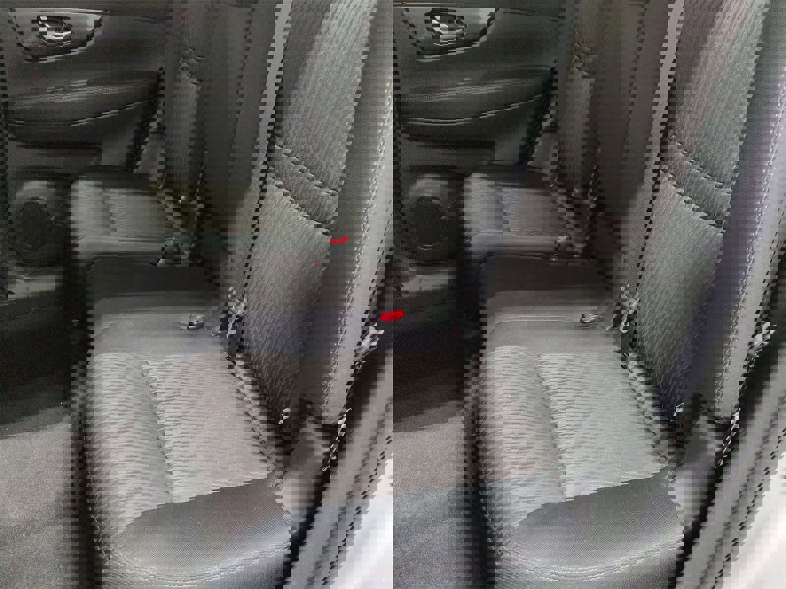 Used 2017 Nissan Rogue SV w/ Sun & Sound Touring Package image 20