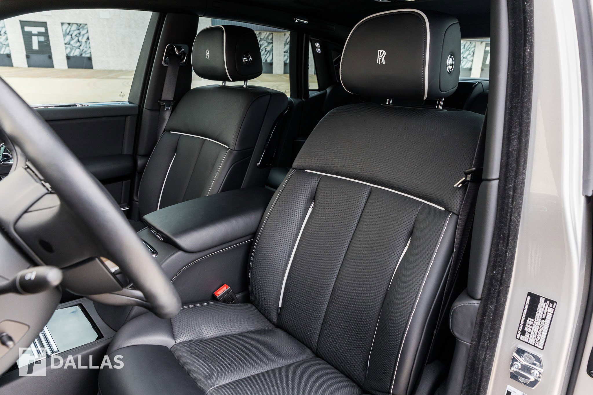 Used 2023 Rolls-Royce Phantom Sedan w/ The Phantom Package image 27